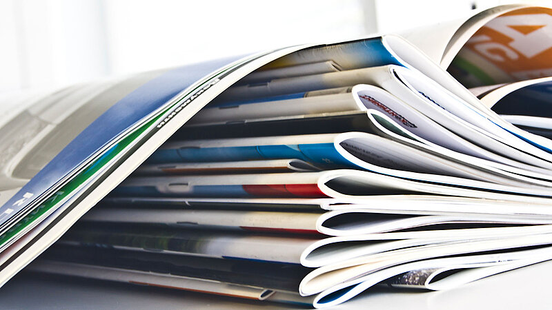 Infopaket anfordern – Stapel Magazine